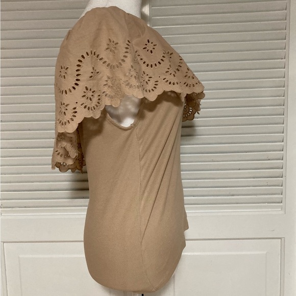 EUC Old Navy One Shoulder Blouse with Eyelet Trim Size Large - Picture 5 of 10